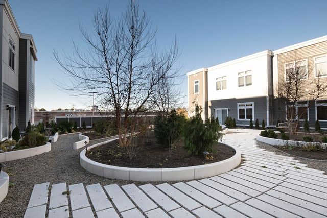 60 Cross St E 320, Somerville, MA 02145