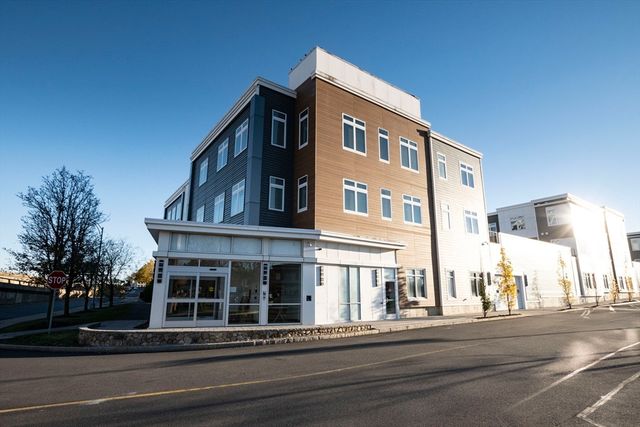 60 Cross St E 320, Somerville, MA 02145