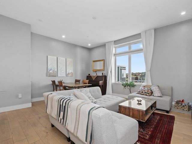 60 Cross St E 320, Somerville, MA 02145