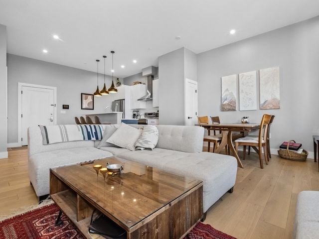 60 Cross St E 320, Somerville, MA 02145