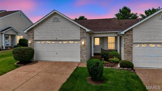 175 Silo View Drive 393B, Wentzville, MO 63385