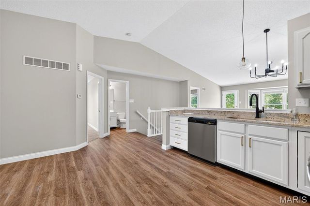 175 Silo View Drive 393B, Wentzville, MO 63385