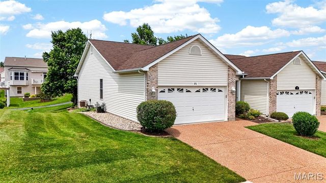 175 Silo View Drive 393B, Wentzville, MO 63385