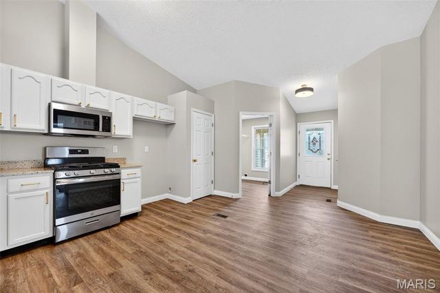 175 Silo View Drive 393B, Wentzville, MO 63385