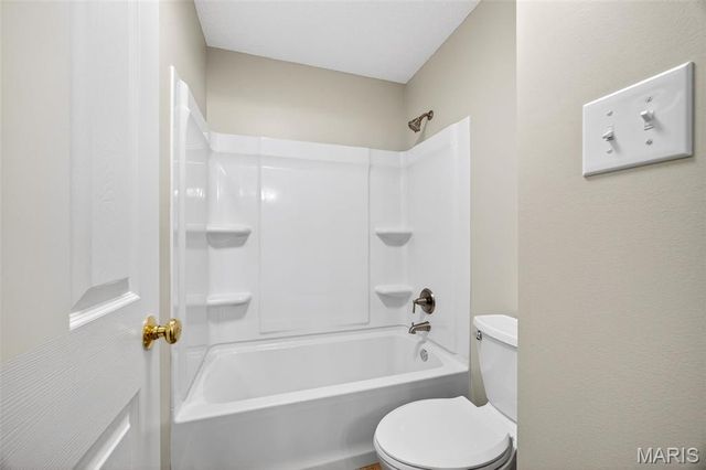 175 Silo View Drive 393B, Wentzville, MO 63385