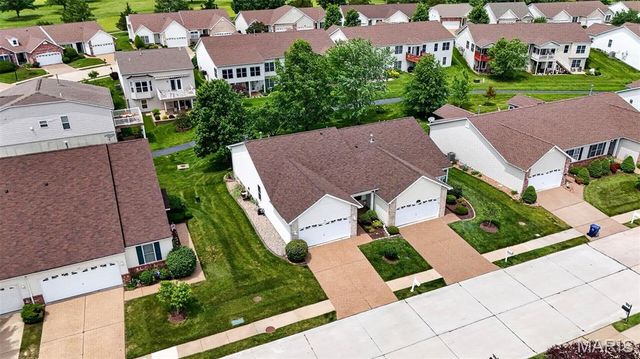 175 Silo View Drive 393B, Wentzville, MO 63385