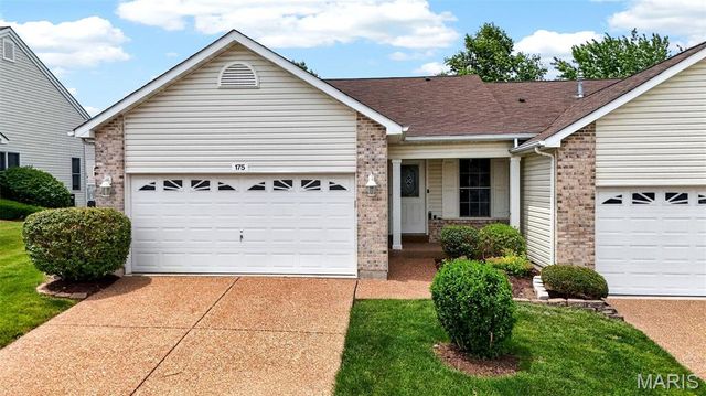 175 Silo View Drive 393B, Wentzville, MO 63385