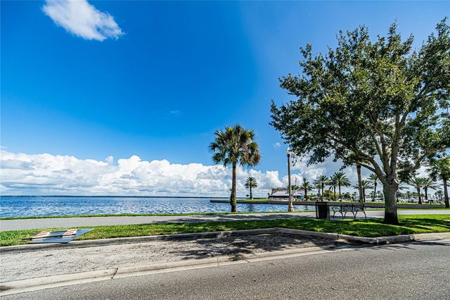 284 N OAK AVENUE, Sanford, FL 32771