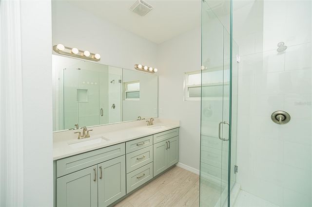 284 N OAK AVENUE, Sanford, FL 32771