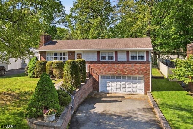 90 Mcnomee St, Oakland Boro, NJ 07436