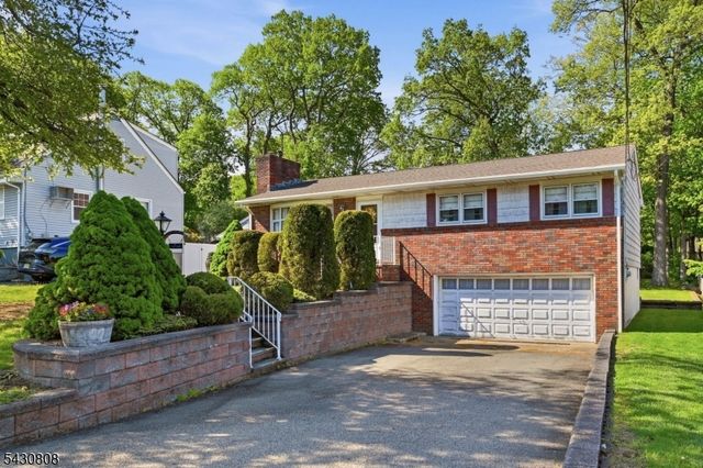 90 Mcnomee St, Oakland Boro, NJ 07436