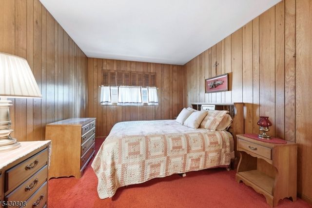 90 Mcnomee St, Oakland Boro, NJ 07436