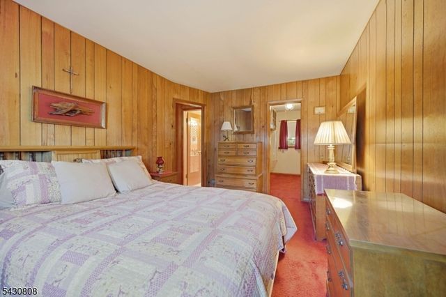 90 Mcnomee St, Oakland Boro, NJ 07436