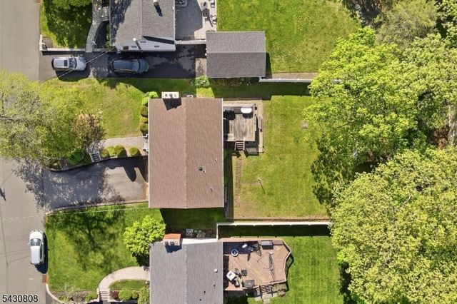 90 Mcnomee St, Oakland Boro, NJ 07436