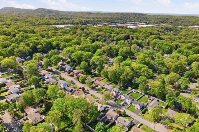 90 Mcnomee St, Oakland Boro, NJ 07436