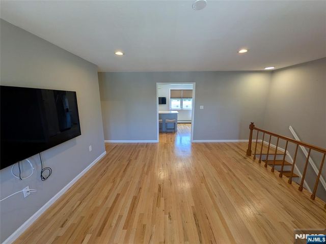 43 Manchester, Wayne, NJ 07470