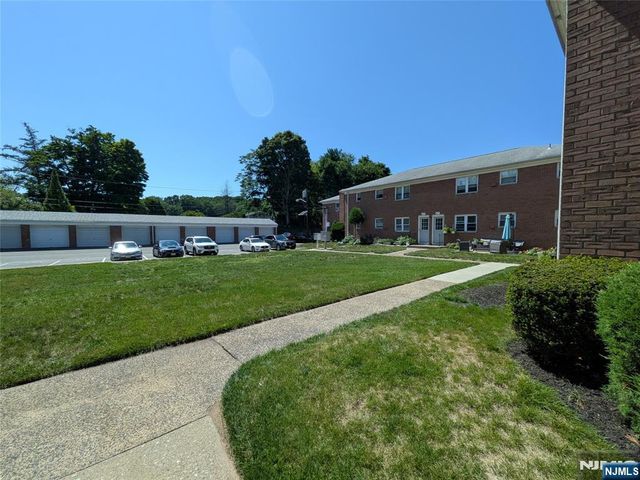 43 Manchester, Wayne, NJ 07470