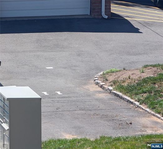 43 Manchester, Wayne, NJ 07470