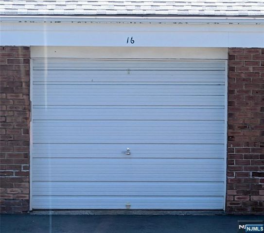 43 Manchester, Wayne, NJ 07470