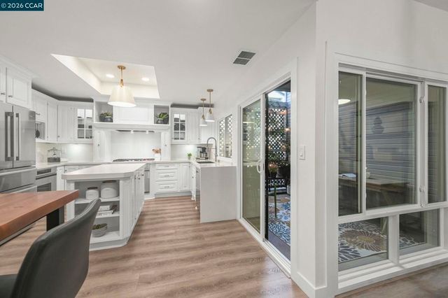 1713 Geary Rd, Walnut Creek, CA 94597