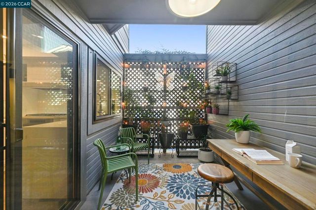 1713 Geary Rd, Walnut Creek, CA 94597