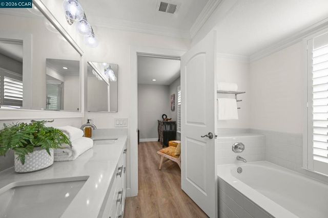 1713 Geary Rd, Walnut Creek, CA 94597