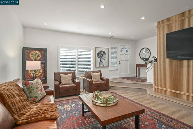 1713 Geary Rd, Walnut Creek, CA 94597