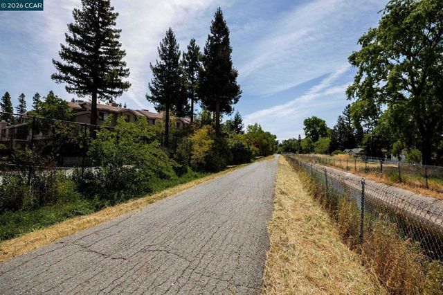 1713 Geary Rd, Walnut Creek, CA 94597