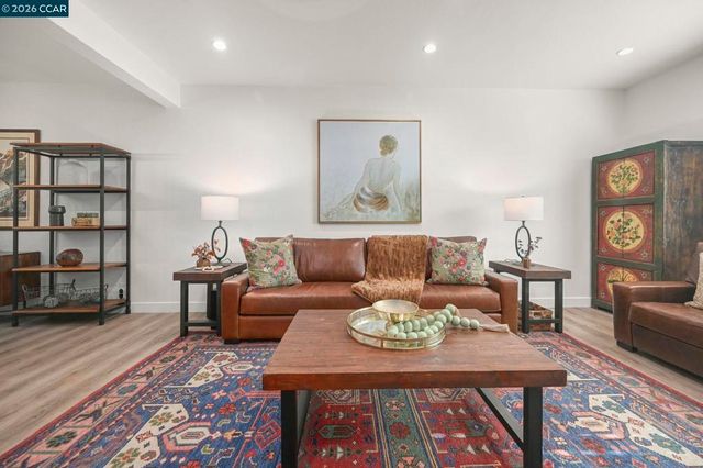 1713 Geary Rd, Walnut Creek, CA 94597