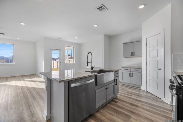 12856 Silverbell Ave, Denham Springs, LA 70726