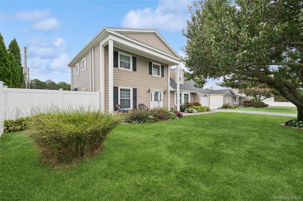 181 Cirrus Road, Holbrook, NY 11741 — photo 2