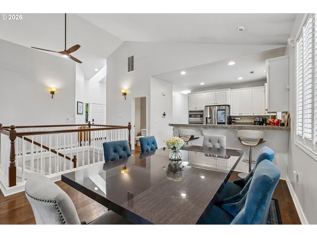 19874 BENNINGTON Ct, West Linn, OR 97068