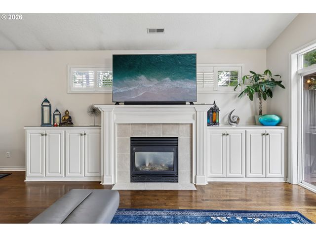 19874 BENNINGTON Ct, West Linn, OR 97068