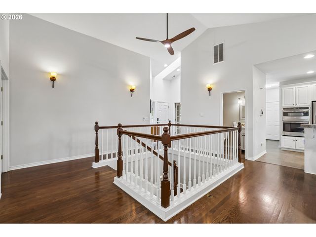 19874 BENNINGTON Ct, West Linn, OR 97068