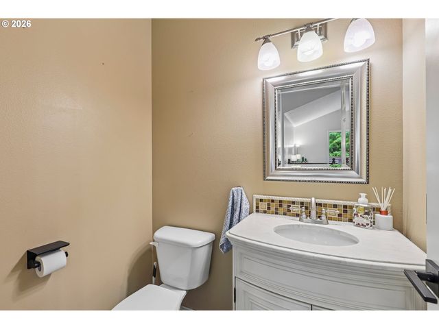 19874 BENNINGTON Ct, West Linn, OR 97068