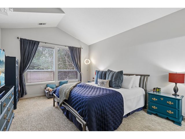 19874 BENNINGTON Ct, West Linn, OR 97068