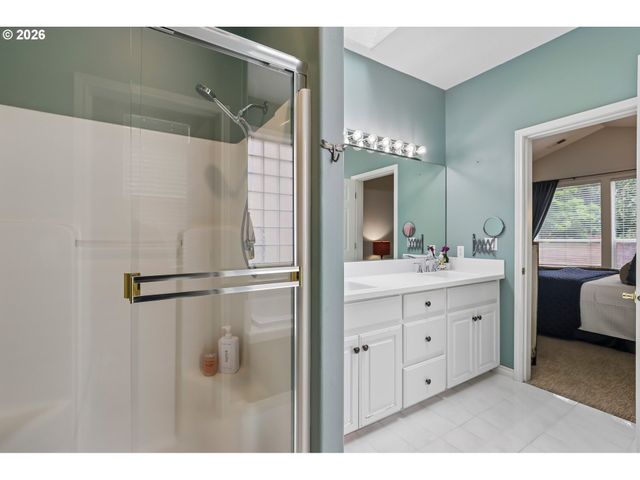 19874 BENNINGTON Ct, West Linn, OR 97068