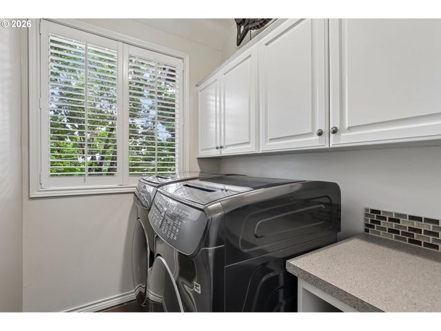 19874 BENNINGTON Ct, West Linn, OR 97068