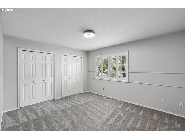 19874 BENNINGTON Ct, West Linn, OR 97068