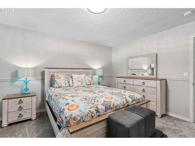 19874 BENNINGTON Ct, West Linn, OR 97068
