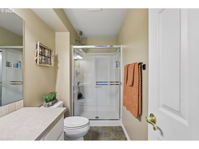 19874 BENNINGTON Ct, West Linn, OR 97068