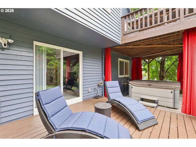 19874 BENNINGTON Ct, West Linn, OR 97068