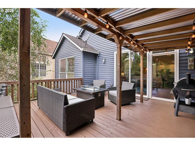 19874 BENNINGTON Ct, West Linn, OR 97068