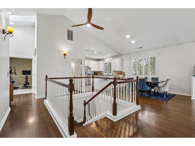19874 BENNINGTON Ct, West Linn, OR 97068