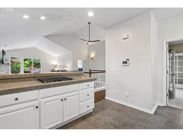 19874 BENNINGTON Ct, West Linn, OR 97068