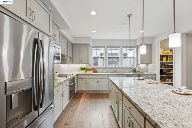 3460 Serra Cir, Pleasanton, CA 94588