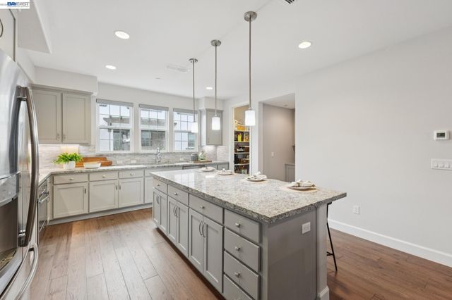 3460 Serra Cir, Pleasanton, CA 94588