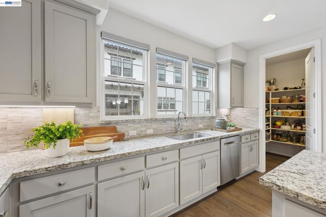 3460 Serra Cir, Pleasanton, CA 94588