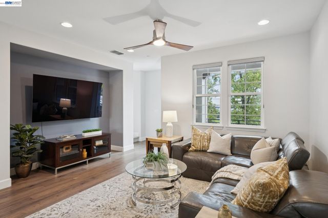 3460 Serra Cir, Pleasanton, CA 94588