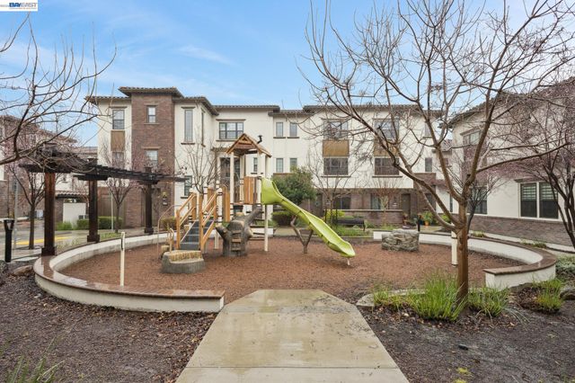 3460 Serra Cir, Pleasanton, CA 94588